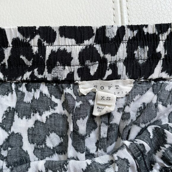 Soft Joie, Women short, lepard print, XS - Picture 4 of 9